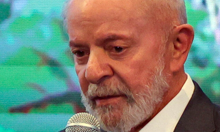 Lula defende que jogadores brasileiros no exterior não sejam convocados para a Seleção