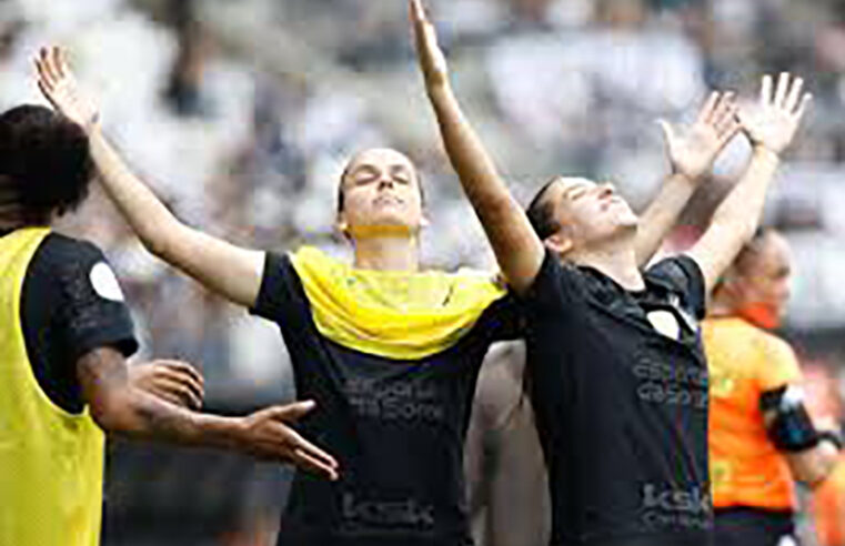 Corinthians vence Palmeiras e abre vantagem na final do Paulista Feminino