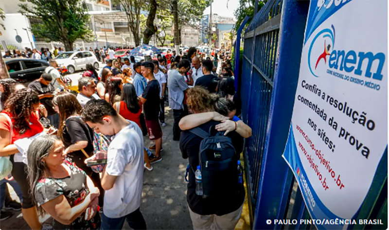 4,3 milhões de estudantes iniciaram o Enem 2024 neste domingo em busca de vaga na universidade