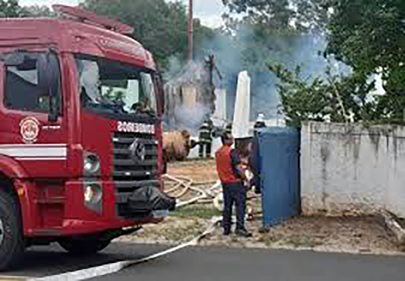 Incêndio destrói frigorífico em Birigui; polícia investiga as causas