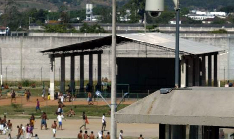 Presos usam truque de atendimento médico para tentar fugir do presídio