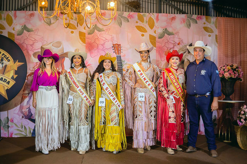 Gabrielly (adulta) e Cecília (Mirim) são as Rainhas da XXXII Festa do Peão de Nova Granada