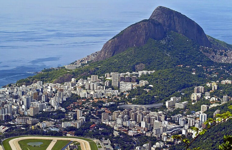 Traficantes cortam água e aterrorizam moradores com “Taxa” para religação no Rio de Janeiro