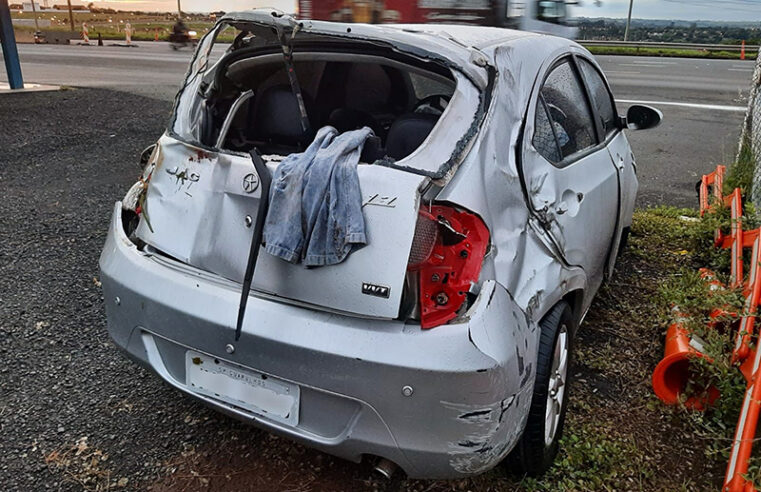 Condutor acidentado furta carro que parou pra ajudar na BR-153