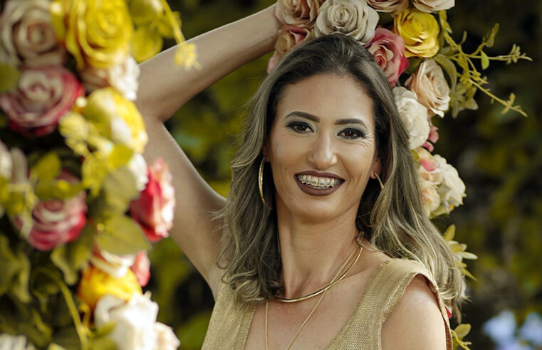 Daniela está colhendo mais uma rosa no seu jardim da vida!!!