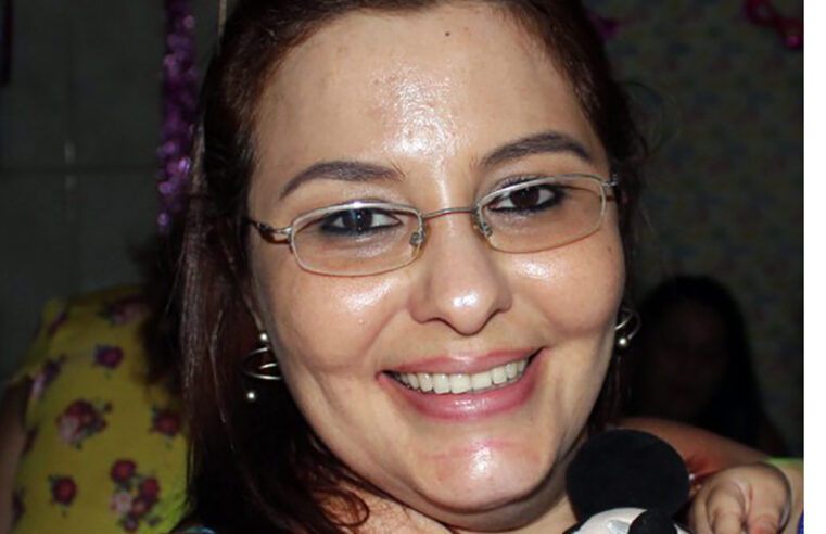 Regiane está virando a página do seu livro da vida!!!