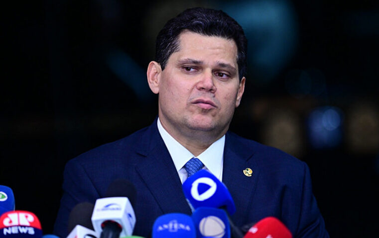 ‘Governo Lula tenta usurpar atribuições do Congresso’, diz Alcolumbre sobre IOF