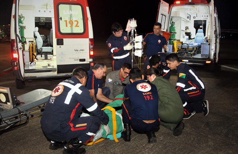 Motociclista atropela motorista e ambos sofrem lesões em Rio Preto
