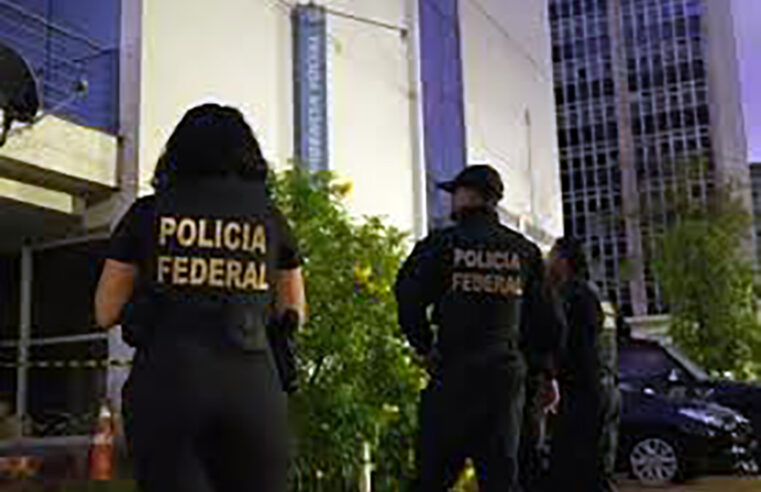 PF encontra cadernos com anotações suspeitas de propina envolvendo ex-presidente e procurador-geral afastado do INSS