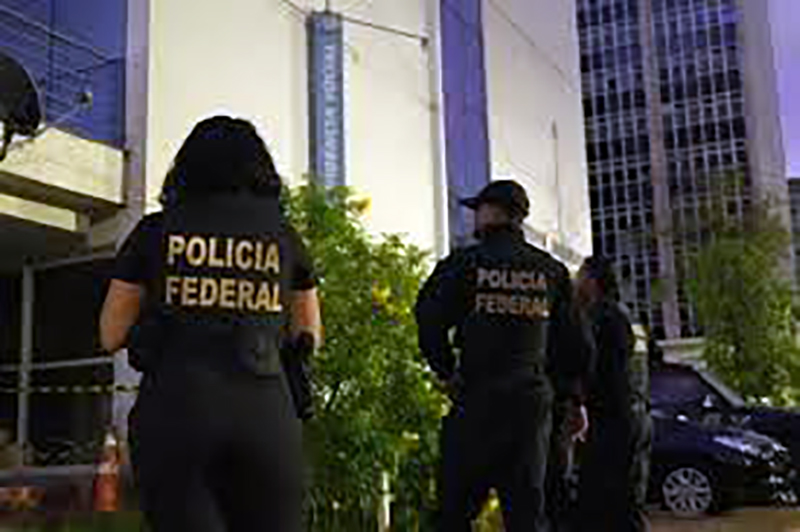 PF encontra cadernos com anotações suspeitas de propina envolvendo ex-presidente e procurador-geral afastado do INSS