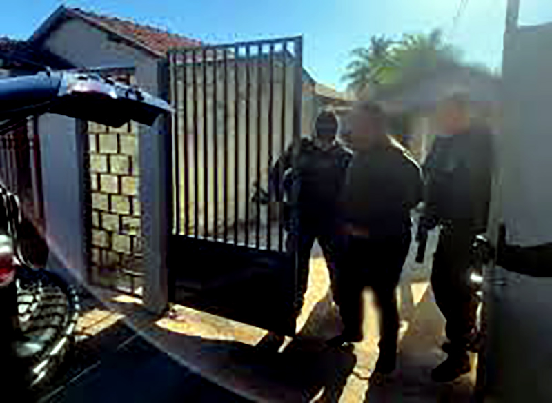 Polícia prende suspeito de matar ex-companheira e amigo dela em área rural de Valparaíso