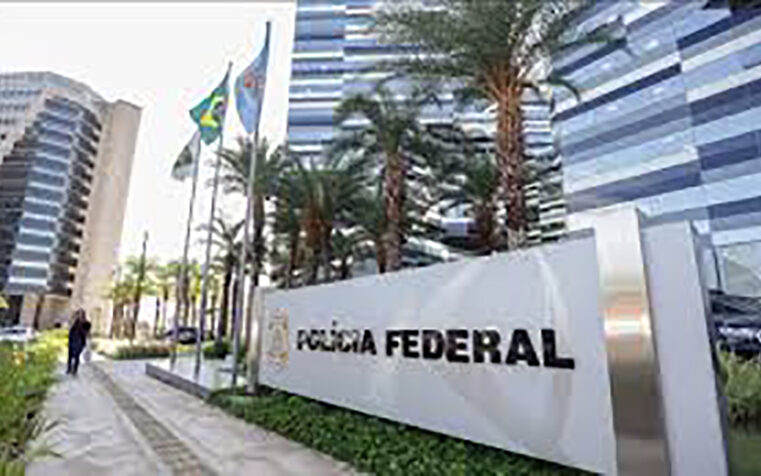 Tudo que sabemos sobre o grupo C4, acusado de espionagem e assassinatos sob encomenda