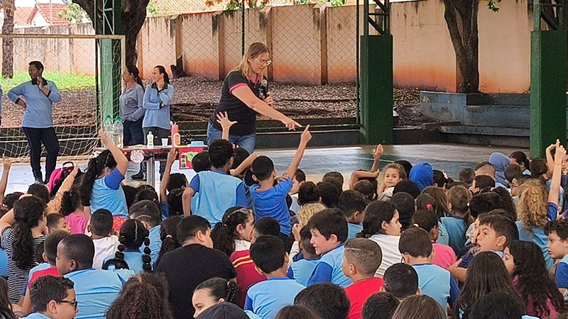Classe estudantil granadense começa o Programa Saúde na Escola