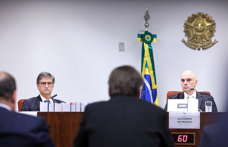 Em interrogatório, Bolsonaro explica motivo de não ter passado a faixa presidencial a Lula