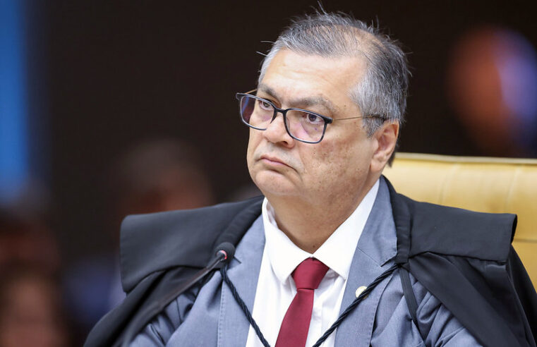 Flávio Dino cobra governo e Congresso e dá 10 dias para explicar novo ‘orçamento secreto’ na Saúde