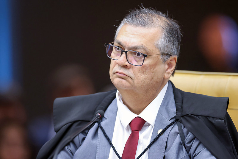 Flávio Dino cobra governo e Congresso e dá 10 dias para explicar novo ‘orçamento secreto’ na Saúde