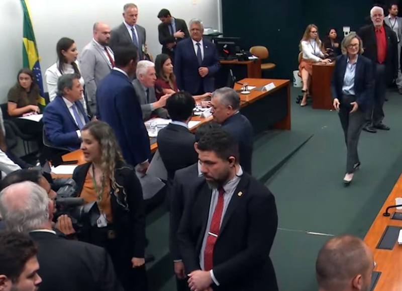 Haddad chama deputados de “moleques”, parlamentares revidam e audiência na Câmara termina em confusão