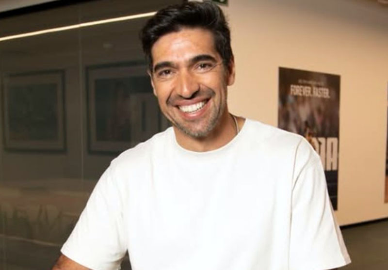 Abel Ferreira,  técnico do Palmeiras, é denunciado pelo STJD