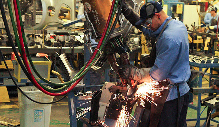 Tarifas de Trump: Entidades apontam risco a 10 mil empresas e milhares de empregos