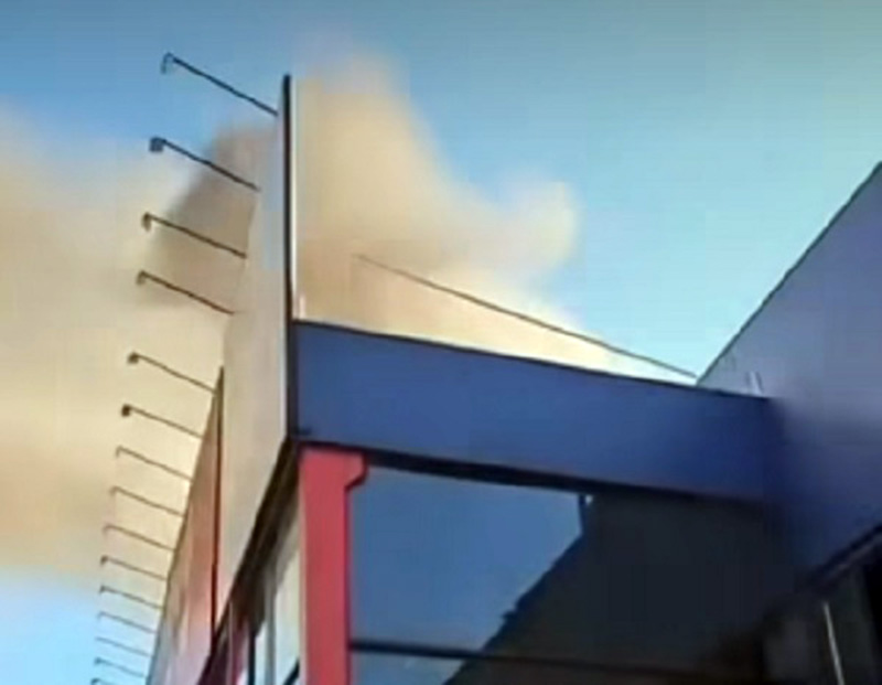 Loja de utilidades pega fogo na Philadelpho, em Rio Preto