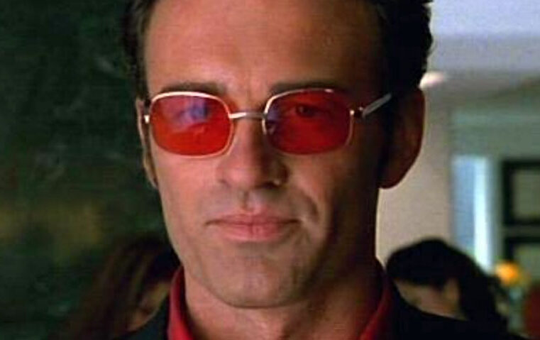 Morre Julian McMahon, aos 56 anos, ator de “Nip/Tuck” e “Quarteto Fantástico”