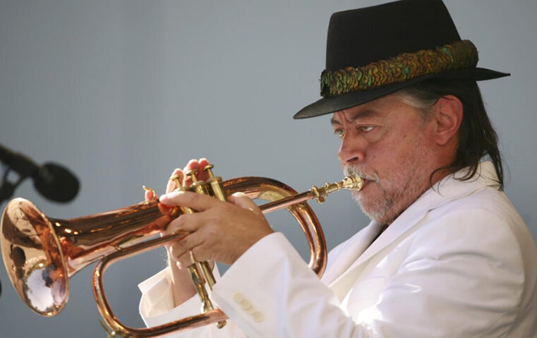 Morre Chuck Mangione, lenda do jazz e dono do hit “Feels So Good”, aos 84 anos
