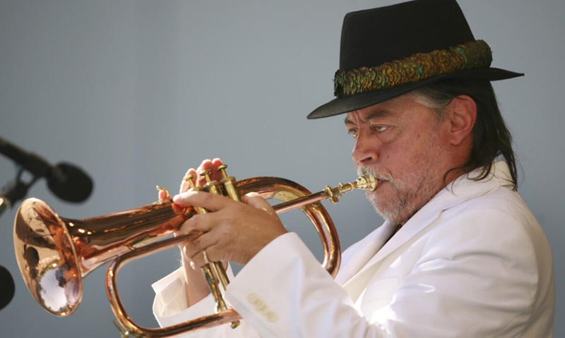 Morre Chuck Mangione, lenda do jazz e dono do hit “Feels So Good”, aos 84 anos