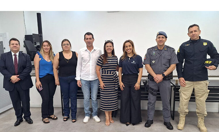 Assessor da Prefeitura de Nova Granada tratando sobre o trânsito