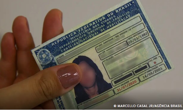 Governo quer acabar com obrigatoriedade de aulas em autoescola para tirar CNH