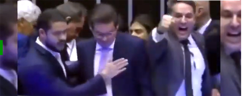 Nikolas Ferreira foi empurrado por deputada do PT Camila Jara, que nega agressão