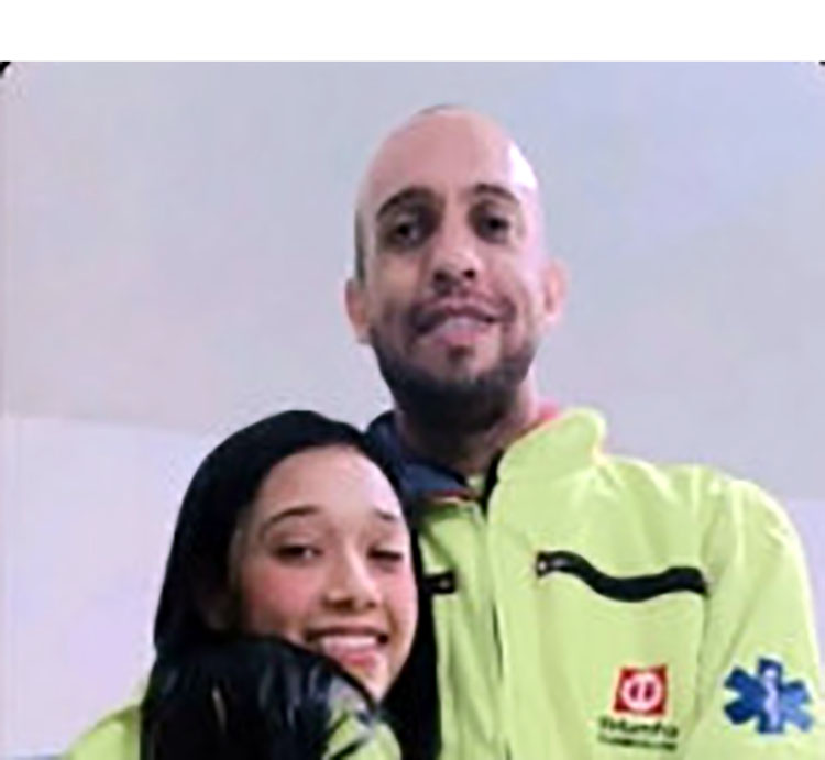 Casal de bombeiros é atropelado no centro de Nova Granada