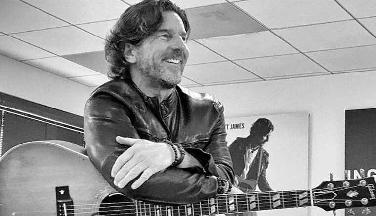 Compositor e vencedor do Grammy, Brett James morre em acidente de avião nos EUA