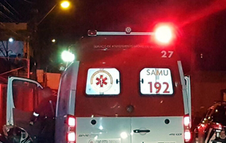 Homem é cercado, roubado e esfaqueado por grupo no centro de Rio Preto