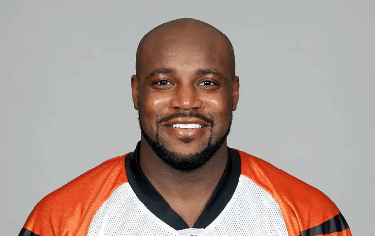 Morre Rudi Johnson, ex-astro da NFL, aos 45 anos
