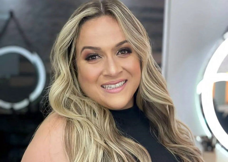 Carolina vai apagar mais uma velinha de aniversário!!!