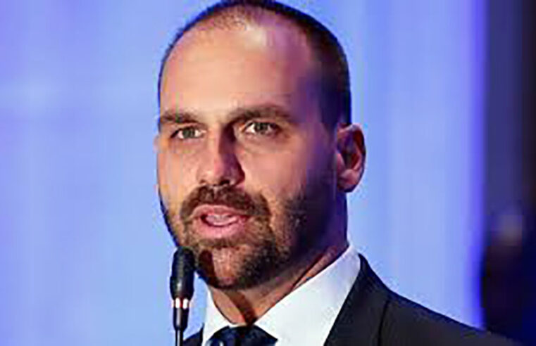 Conselho de Ética arquiva pedido de cassação contra Eduardo Bolsonaro