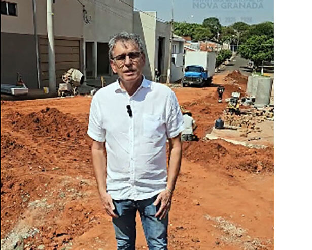 Departamento de Obras da Prefeitura de Nova Granada sem parar