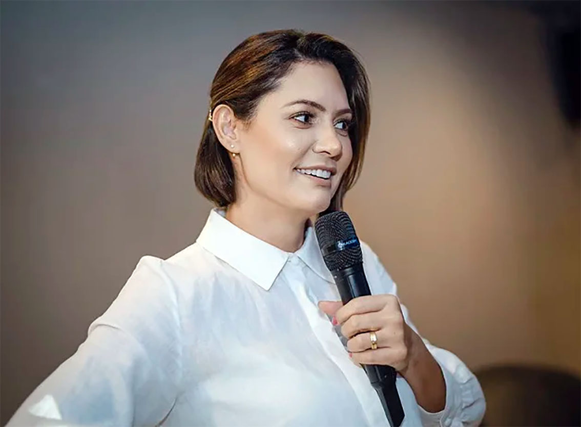 A reação de Michelle Bolsonaro à representação criminal de Lindbergh Farias