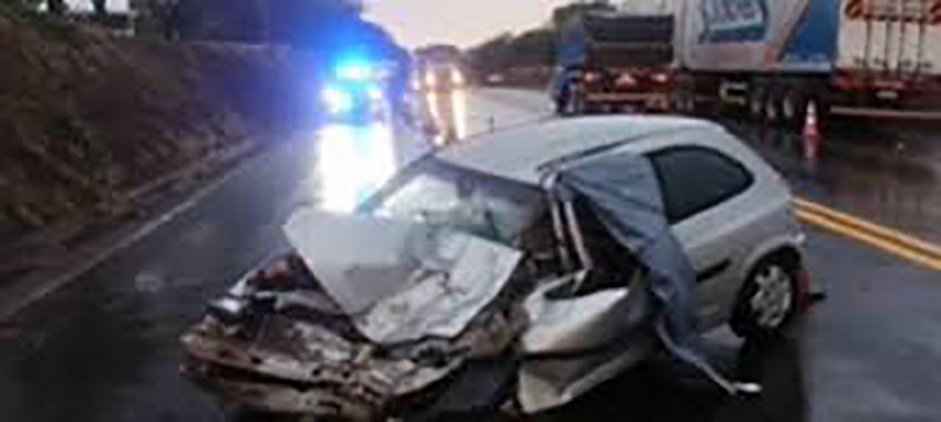 Motorista é encontrado morto após capotamento na BR-153