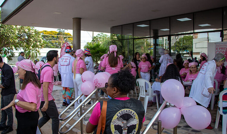 Outubro Rosa da Funfarme leva acolhimento e esperança para mulheres em Rio Preto e região