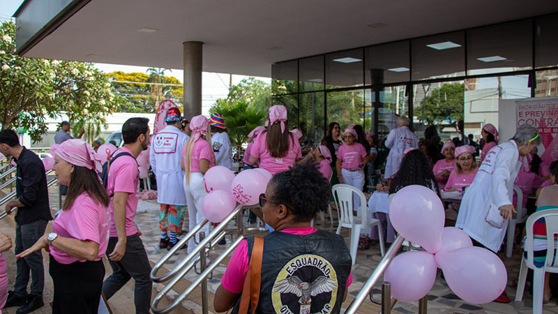 Outubro Rosa da Funfarme leva acolhimento e esperança para mulheres em Rio Preto e região