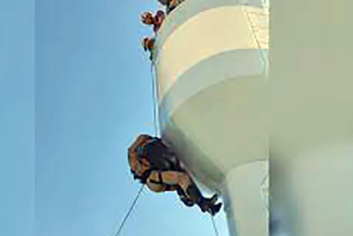 Corpo de Bombeiros resgata pintor que passou mal dentro de caixa d’água com aproximadamente 12 metros de altura