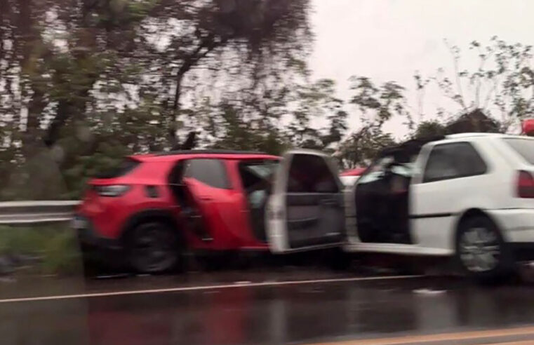 Acidente grave deixa 2 mortos e 5 feridos em Poloni
