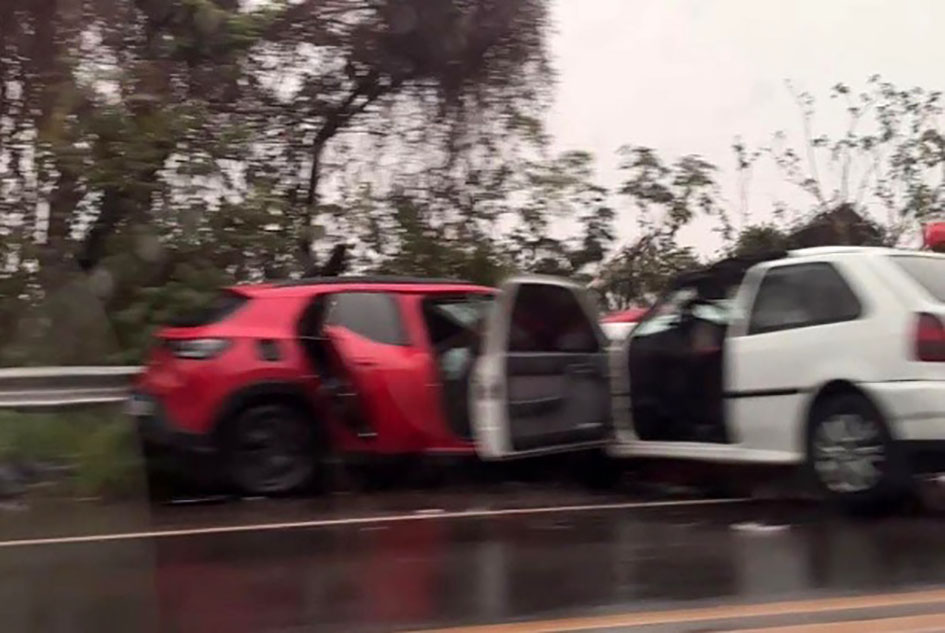 Acidente grave deixa 2 mortos e 5 feridos em Poloni