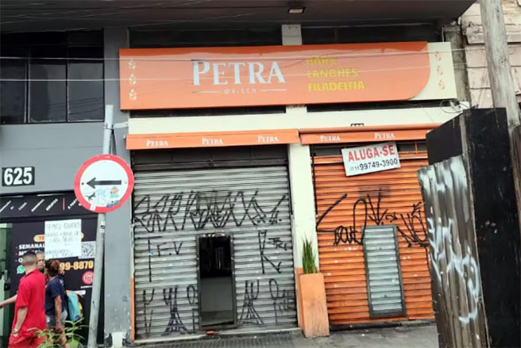 Polícia de SP desmantela quadrilha que usava bar para revender celulares roubados
