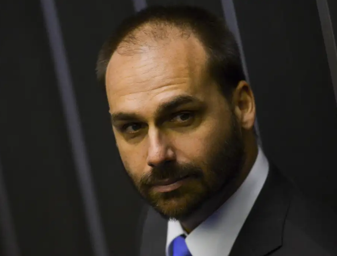 Réu no STF, Eduardo Bolsonaro diz que título é “Motivo de Orgulho” em país que “solta bandidos”