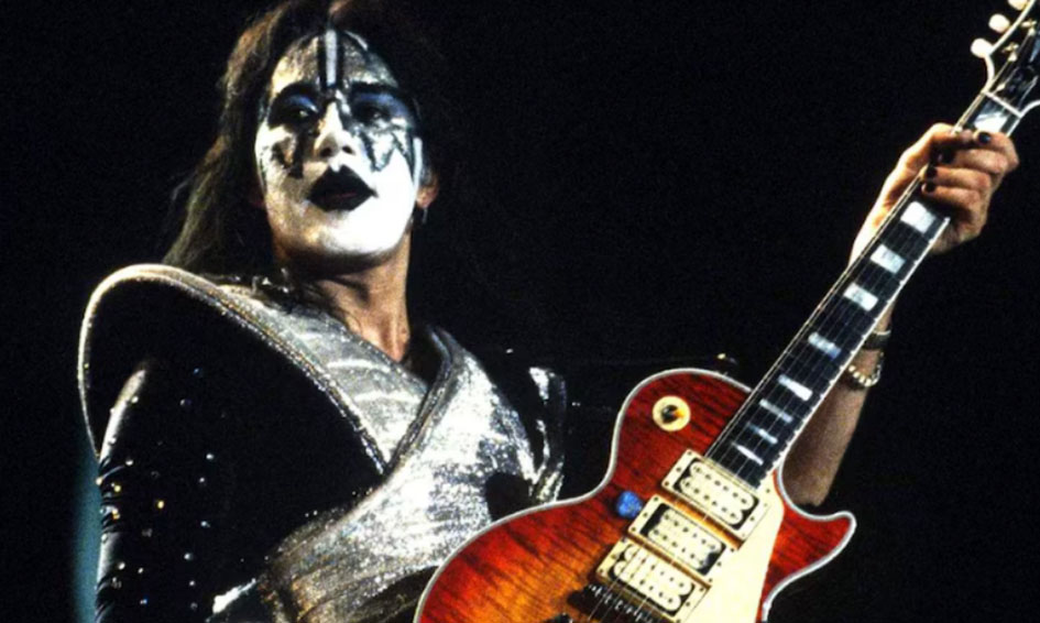 Revelada a causa da morte de Ace Frehley, guitarrista e cofundador do KISS