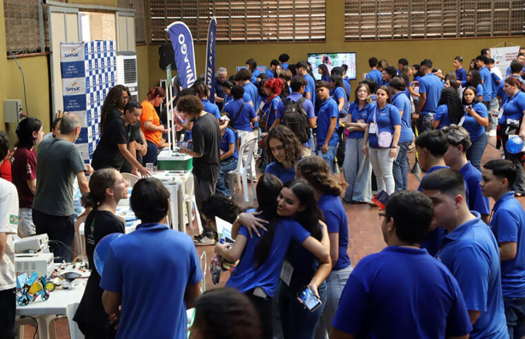 Alunos de Psicologia da Famerp organizam Feira de Profissões para 500 adolescentes da Arprom