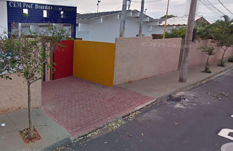 Pai de aluno e diretor trocam socos em escola pública da região