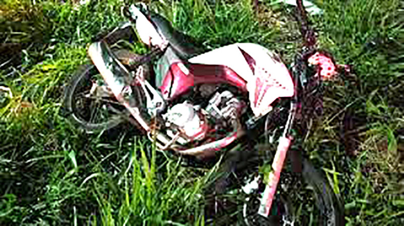 Motociclista é fechado por carro, bate em poste, é socorrido em estado gravíssimo e morre